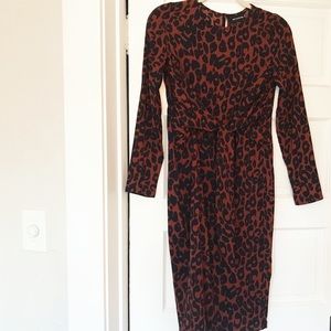 prettylittlething tie front midi dress in leopard